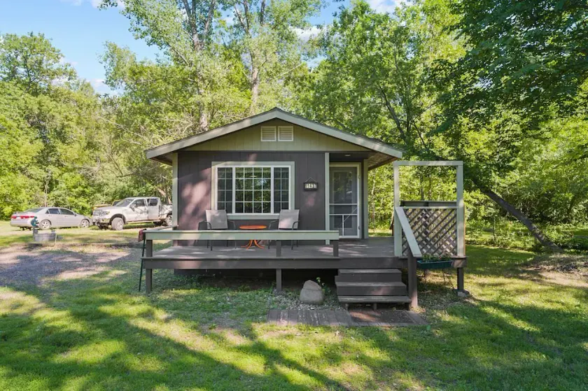 Round Lake Hideaway - Image 1