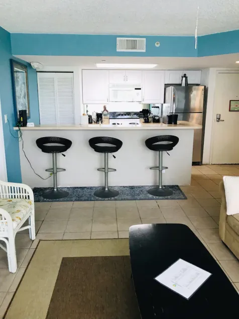 Two-bedroom, two-bath condo close to the Ocean. Full kitchen, living r & balcony - Image 1