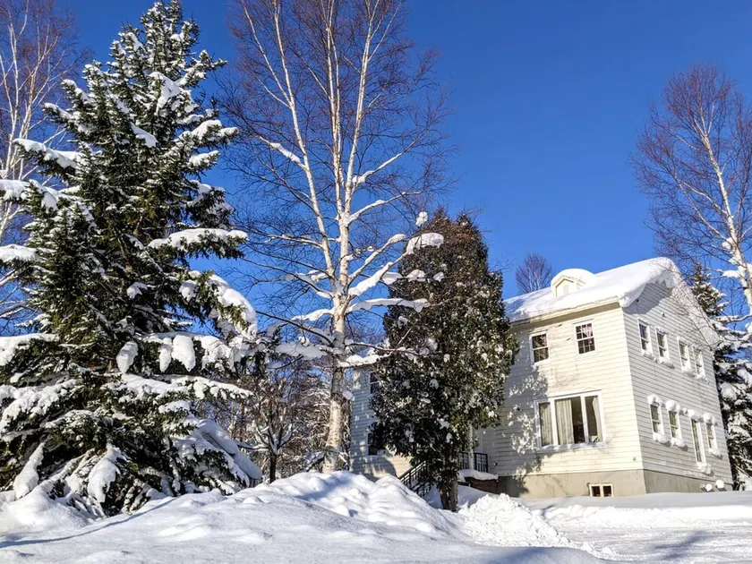 Chalet Banff - 6 bedroom 6 bathroom Ski Lodge - Image 1