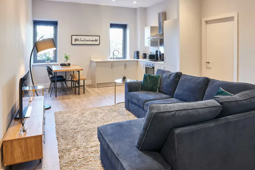 Host & Stay - Mariposa Waterloo - Image 1