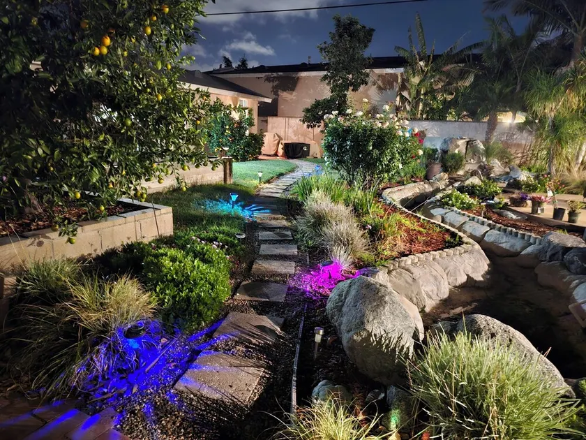 Enchanting Garden Cottage - King Bed -Spa Bath -Private Patio in Heart of the OC - Image 1