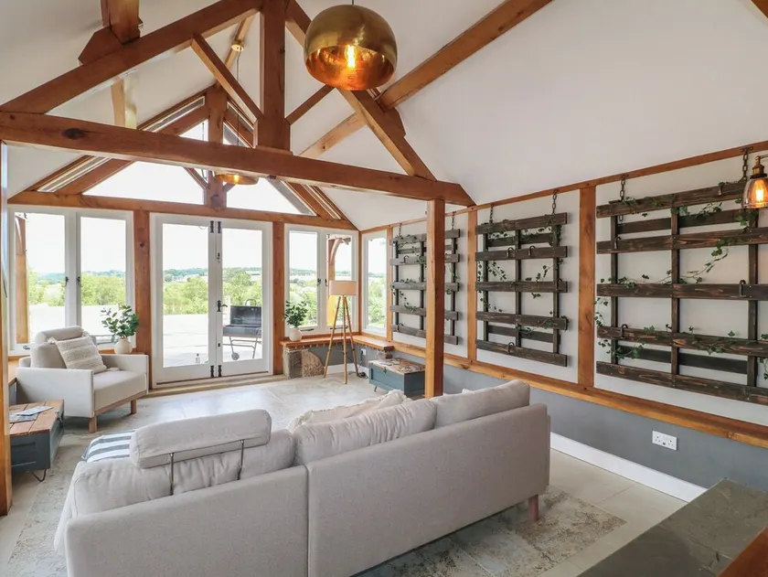 New Elms Farmhouse - Image 1
