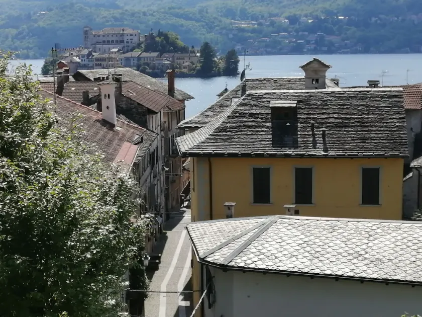Characteristic two-room apartment in the historic center - Image 1