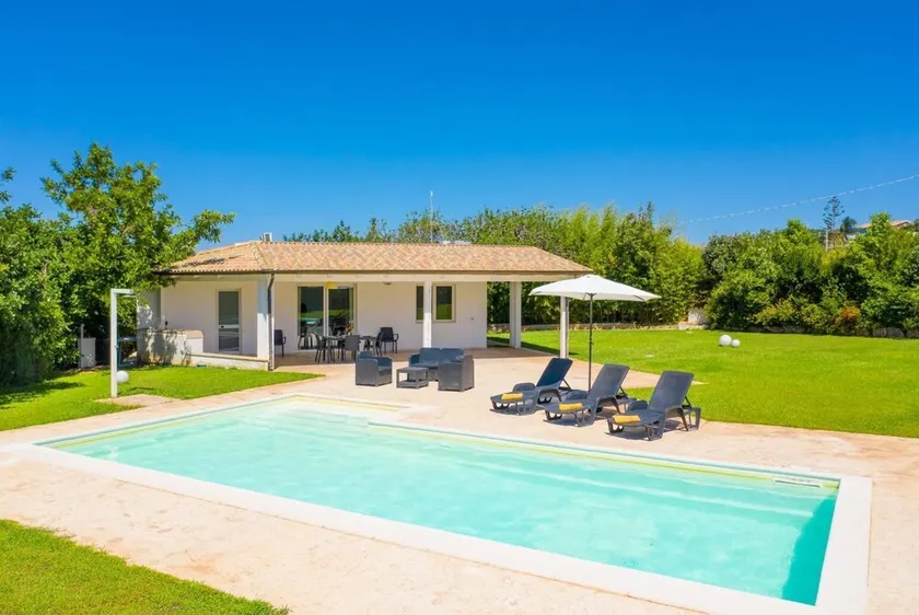 Villino Malva Large Private Pool AC WiFi - Image 1