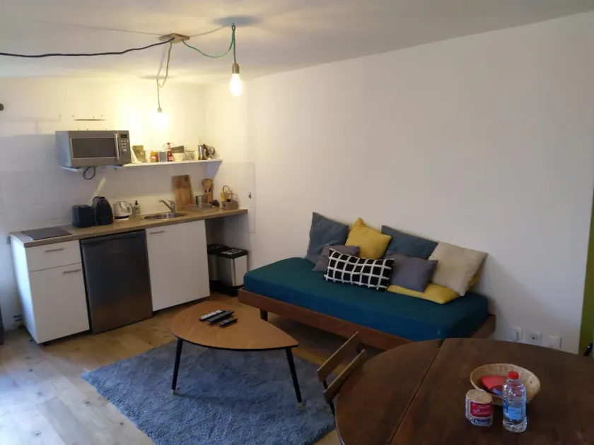 Duplex ** in the heart of the medieval city - Image 1