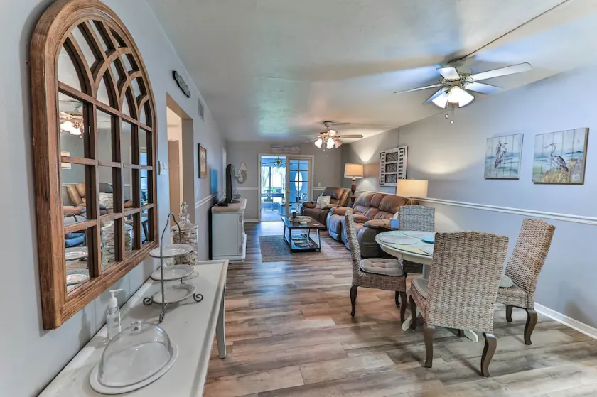 Beautiful 2 Bed 2 Bath Condo. Pool, Golf - Image 1