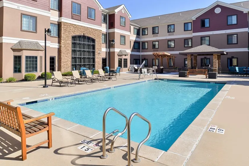 Great for Business Travelers! Pool + Gym - Image 1