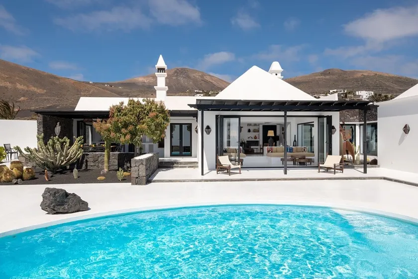 Villa luxueuse avec piscine, vue panoramique, terrasse, jardin, climatisation et Wi-Fi - Image 1