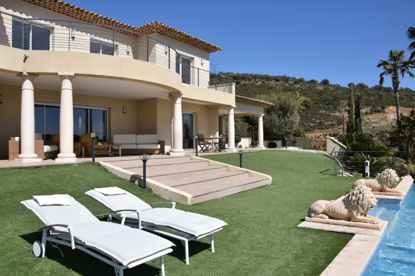 Panoramic sea view of the Gulf of St Tropez - Image 1