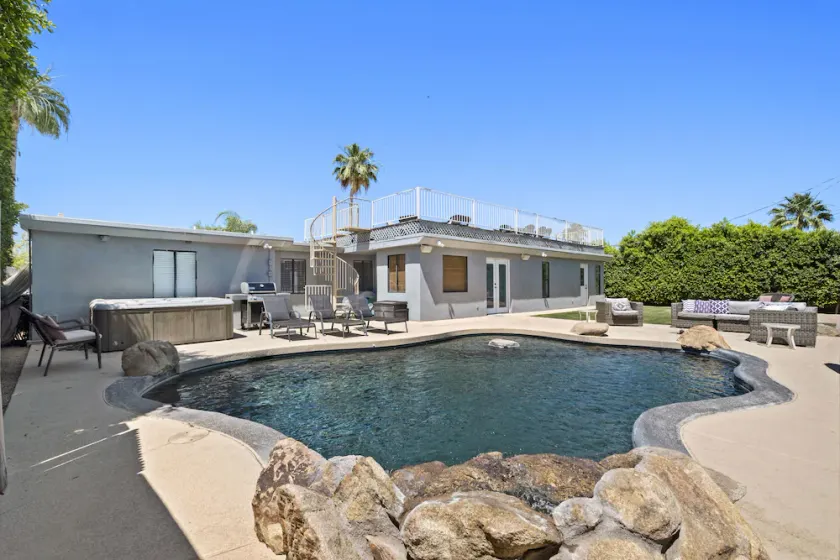 Luxurious Scottsdale Retreat with Stunning Camelback Mountain View’s - Image 1