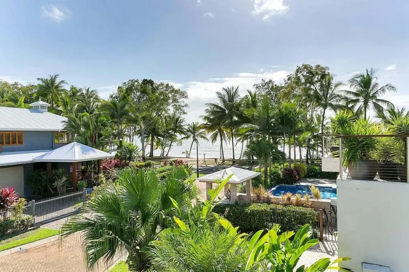 Beachcomber Holiday House mit Meerblick - Image 1