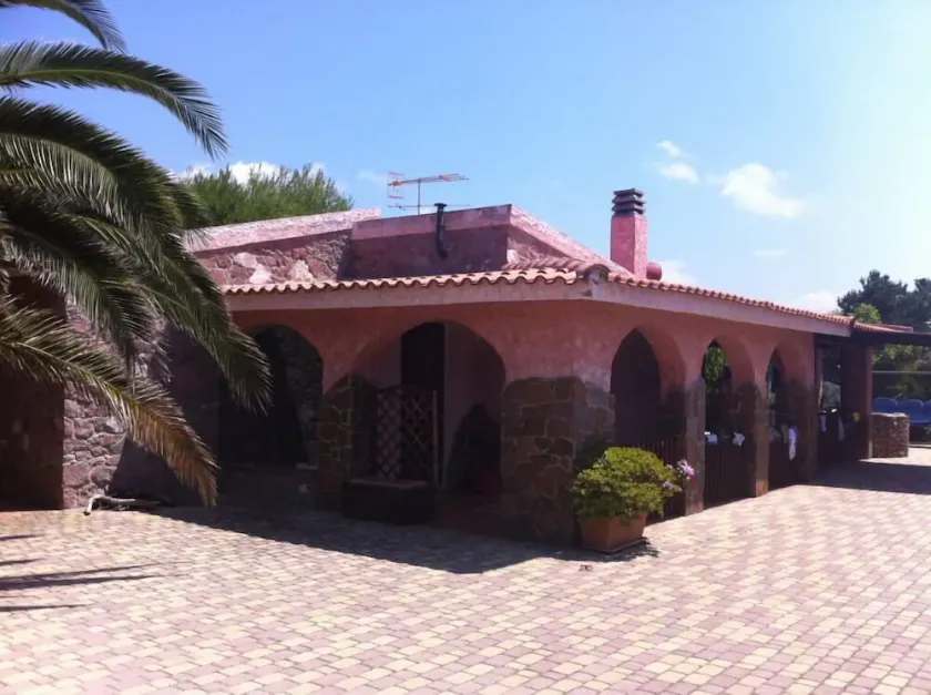 SUPERB VILLA med 3000m2 have - Image 1