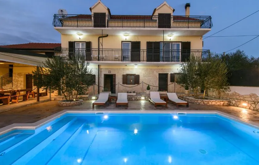 Lovely home in Unesic with sauna - Image 1