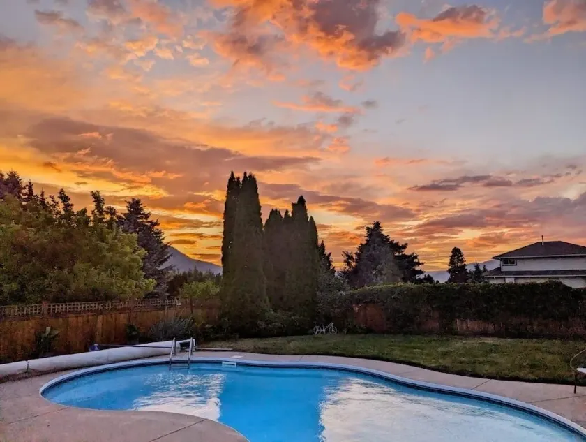  Private pool- Outdoor Patio -5 beds 3.5 Baths! - Image 1