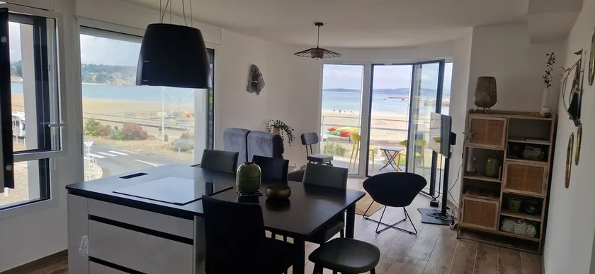 Superb apartment, FULL SEA VIEW, 50 m from the beach - Image 1