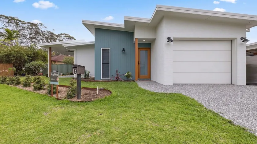 Tucked away but central to shops, restaurants, cafes, pub, clubs, is our modern contemporary house. - Image 1