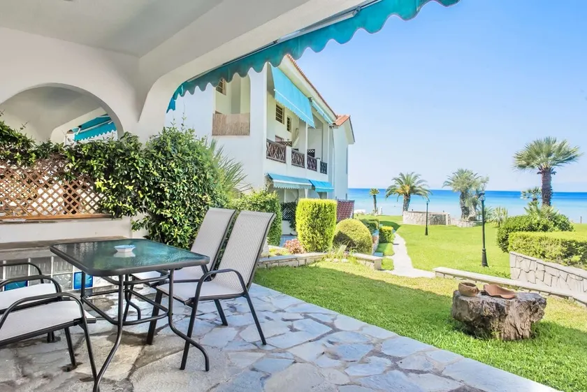 Seafront Paradise Home - Image 1