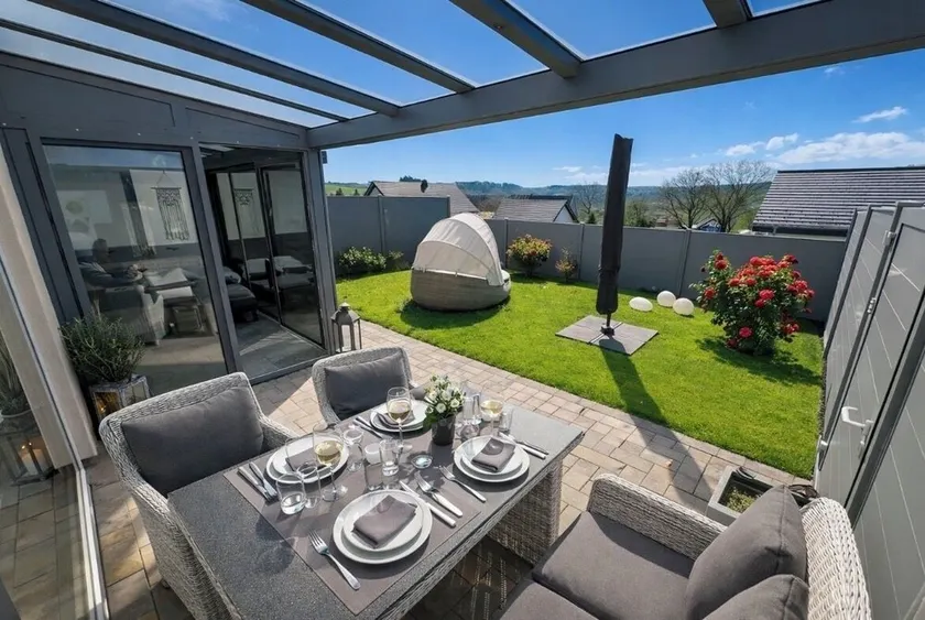 Garden/whirlpool/combination sauna large kitchen, rain shower. Very modern - Image 1