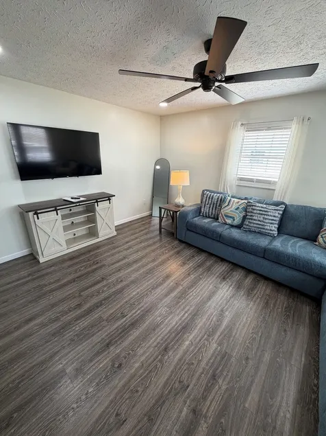 Central Location- Updated 3 Bed 2 Bath - Image 1