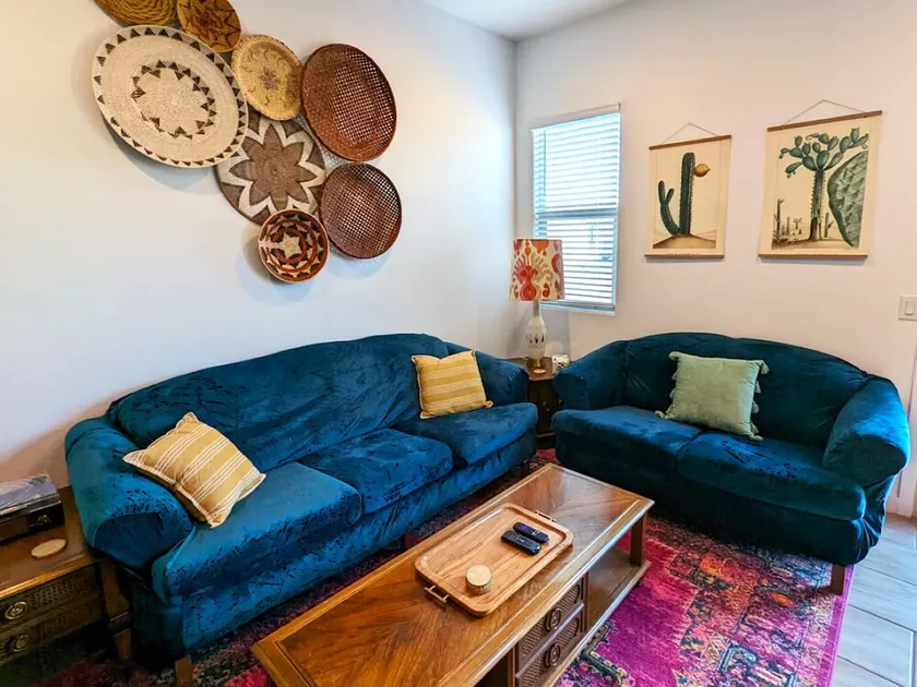 Sunny Southwest Getaway With Beautiful Mountain Views - Image 1