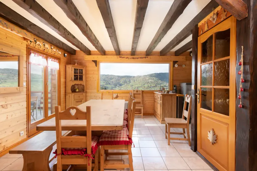 Chalet Avec Sauna, Magnifique vue et à 400m des Pistes - Image 1