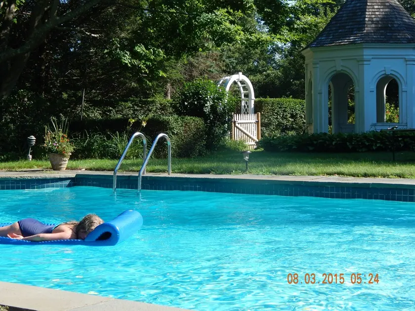 Parkliknande gods, pool, nr.  strand - Image 1