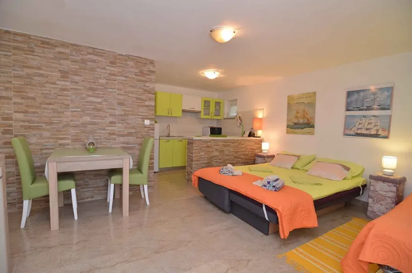 Studio avec air conditionné et à 25 mètres de la plage - Image 1
