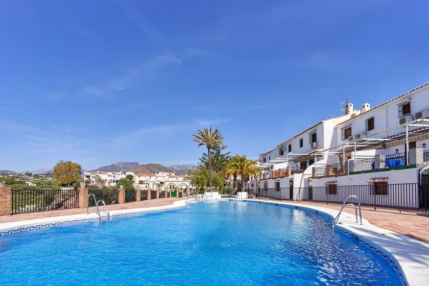 Appartement \"Almijara 2\" avec piscine partagée et Wi-Fi - Image 1
