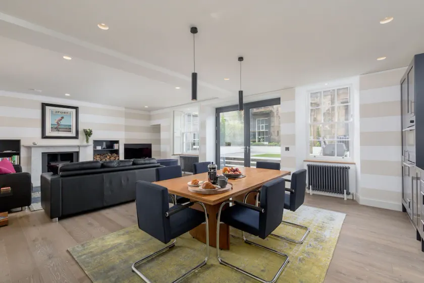 Superbe appartement de 2 lits au jardin de la nouvelle ville d'Édimbourg. - Image 1