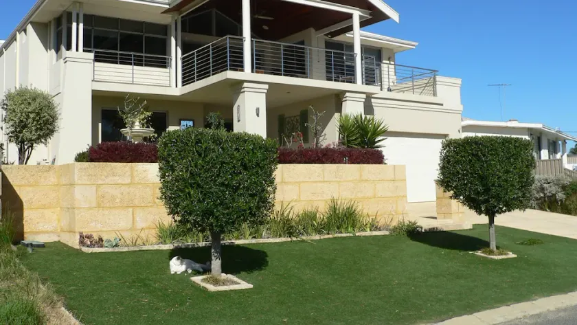 Sorrento Beach Retreat - Image 1