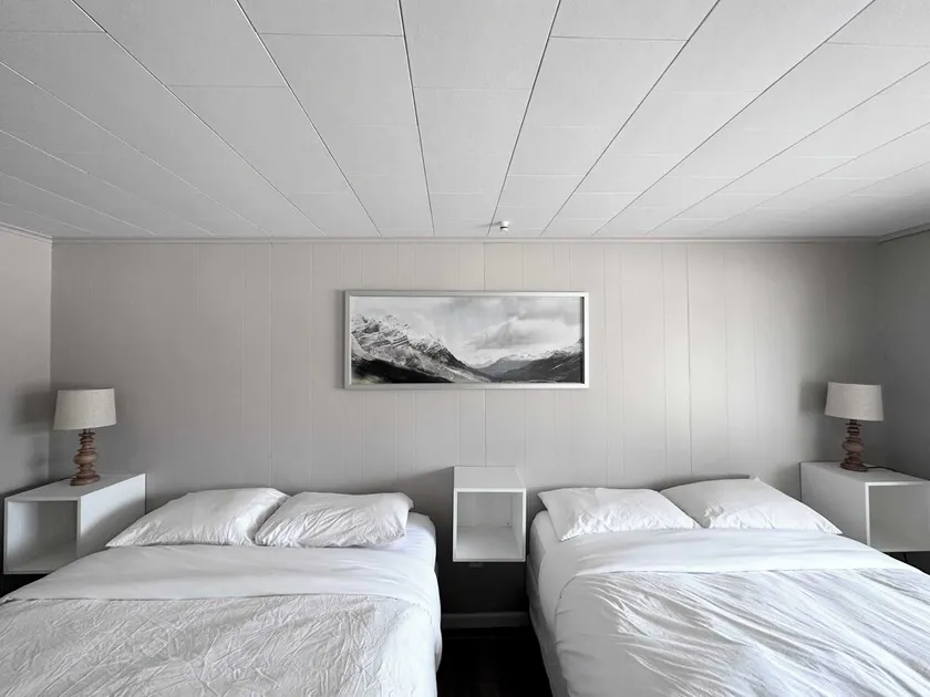 Star Gate Motel - Image 1