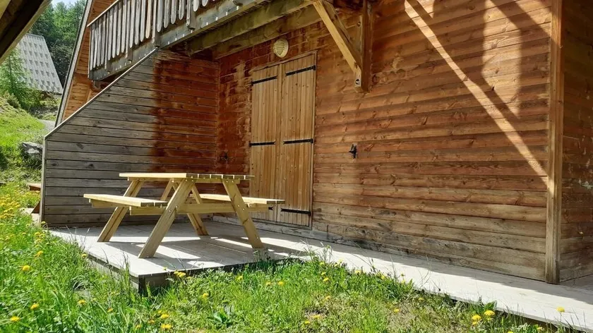 Chalet, 350m from ski slopes, view mountain, swimming pool, sauna, terrace, parking, tv, ski locker - Image 1