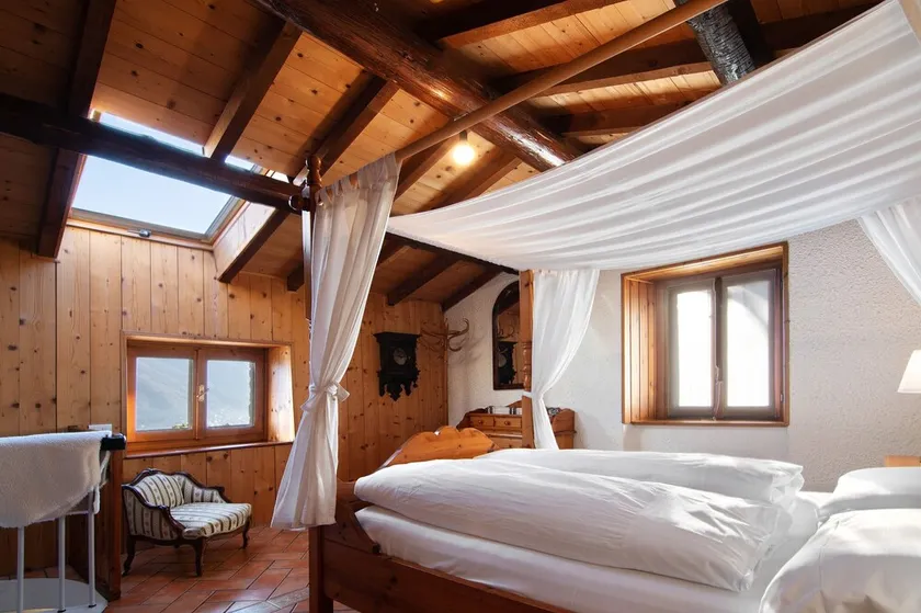 Ferienhaus 'Steinhaus aus dem Jahr 1500' mit Seeblick, privater Terrasse und WLAN - Image 1