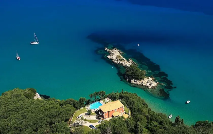 Corfou, St Spyridon NE, luxe, sur la plage, intimité, piscines chauffées, NTO Reg0829K10TK6786000 - Image 1