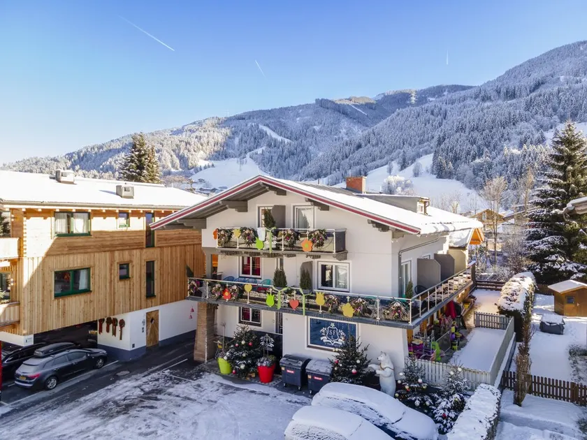 Fantastic detached chalet near the center of Kaprun - Image 1