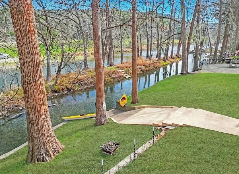 Private Guadalupe Riverfront, River Road - Image 1