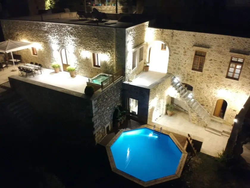 Sea view villa with swimming pool, jacuzzi and steam bath - Image 1