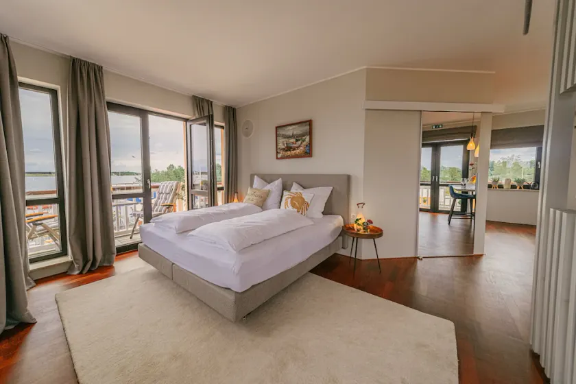 NUEVO: Dormir en Seensucht’s Resort - Admiral Suite - Image 1