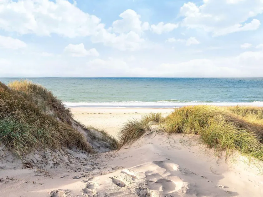 Seaside Escape With Swing - By Traum Ferienwohnungen - Image 1