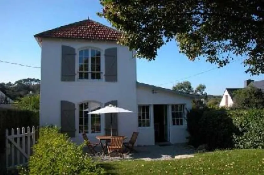 Luxury house with garden near the beach MORGAT - Image 1