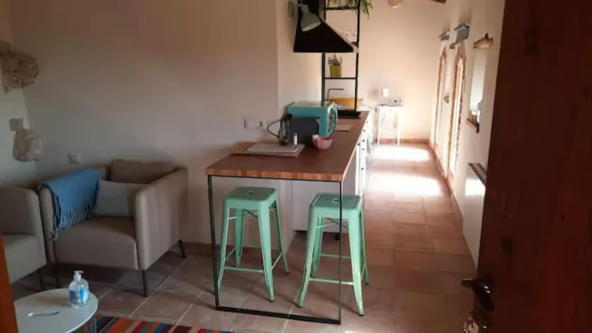 studio apartment - Image 1