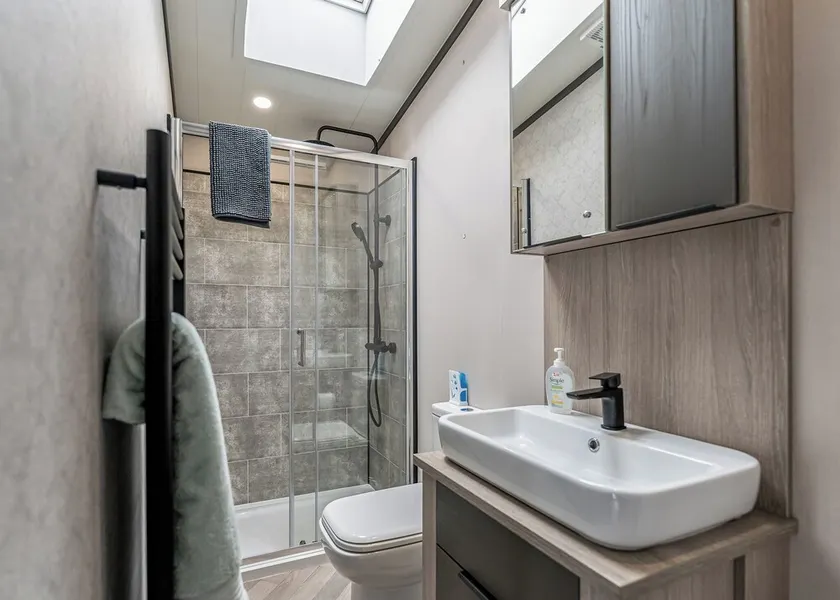 2 bedroom accommodation in Bridgnorth - Image 1