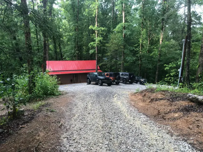 LIAHN CABIN AT WINDROCK RIDGE .RIDE TO THE TRAILS IN A MINUTE, RIDE,RELAX,REPEAT - Image 1