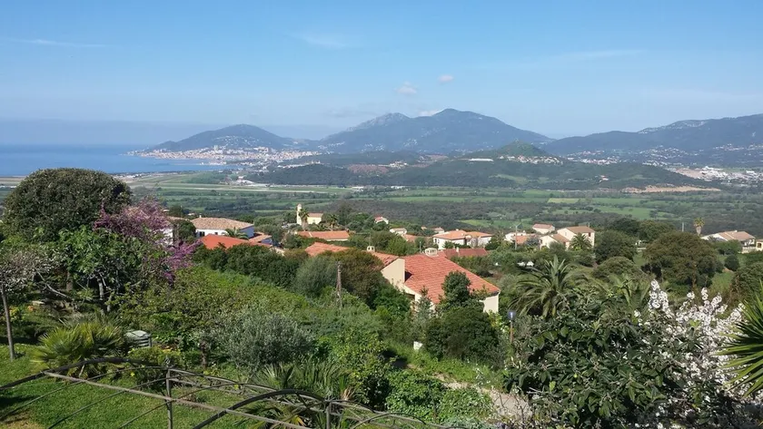 Spacieux REZ DE VILLA 15 minutes d'AJACCIO ET PORTICCIO.  Lire le descriptif - Image 1