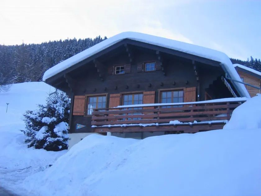 Komfortabel familiehytte i en autentisk landsby i Valais - Image 1