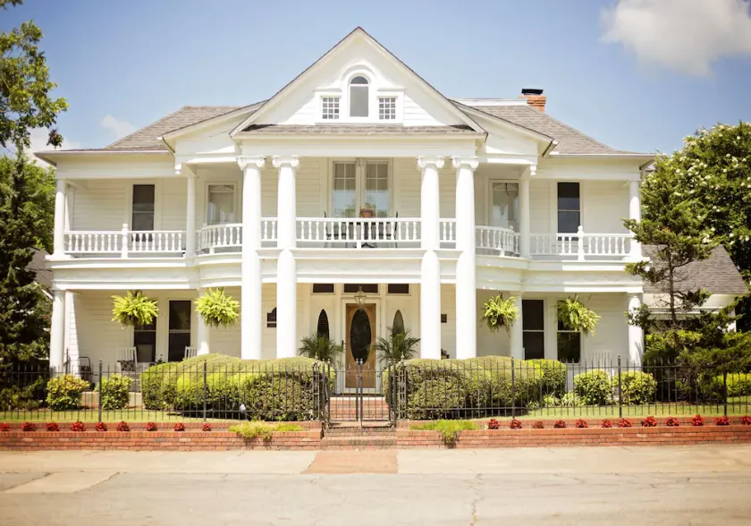 Cozy Farm House located on historic turn-of-the century property. - Image 1