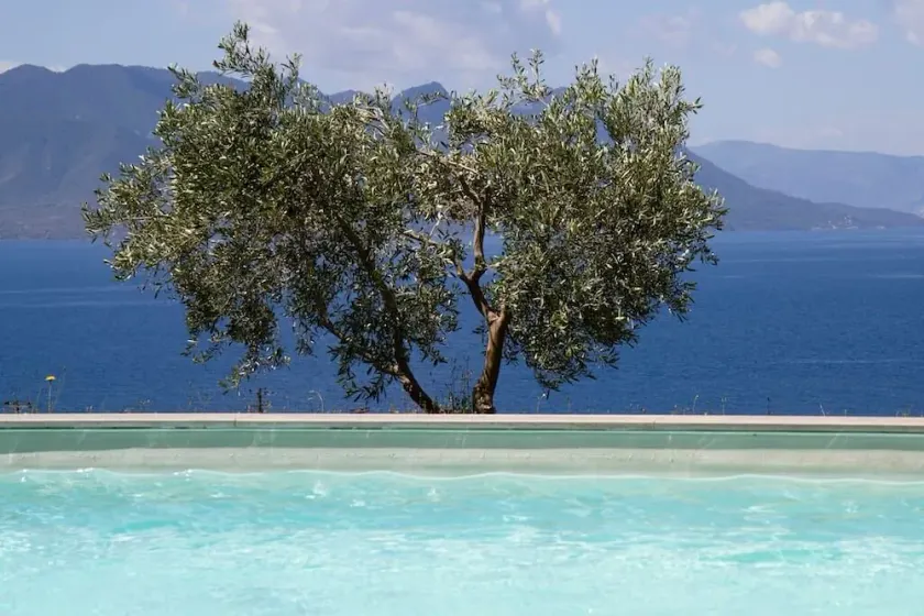 Breathingtaking view on the Peloponnese. - Image 1