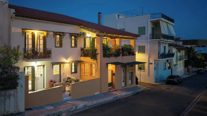 Ipapanti Square by Kalamata Mediterranean Suites - Image 1