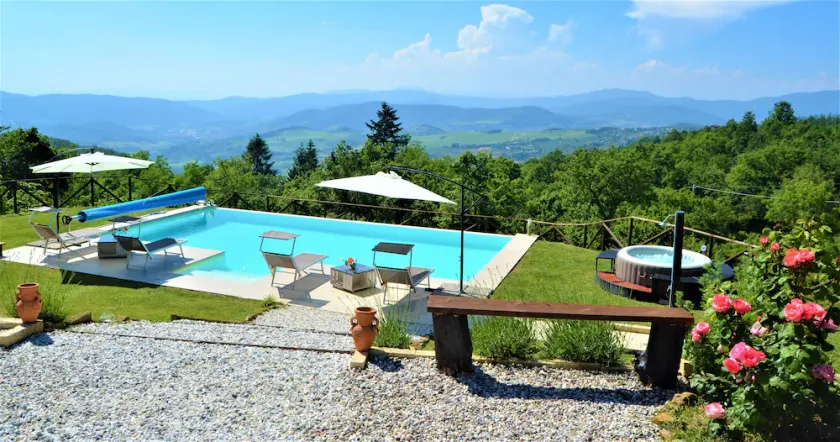 Toskanische Villa mit Infinity-Salzpool und beheiztem Whirlpool mit atemberaubender Aussicht - Image 1