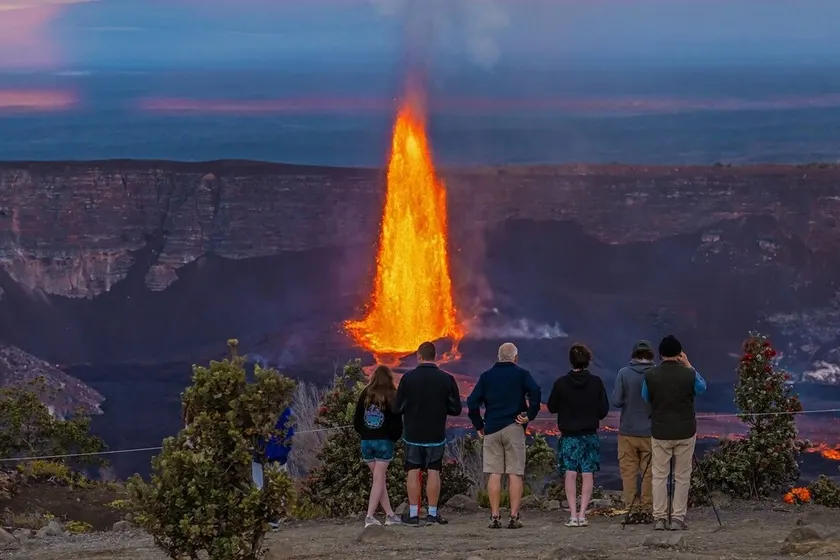 Maison privée et améliorée près du parc national des volcans d'Hawaï - peut accueillir jusqu'à 13 personnes - Image 1